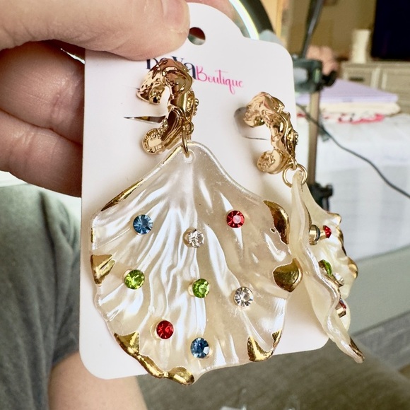 Gold and Red Floral Fan Earrings - Picture 3 of 4